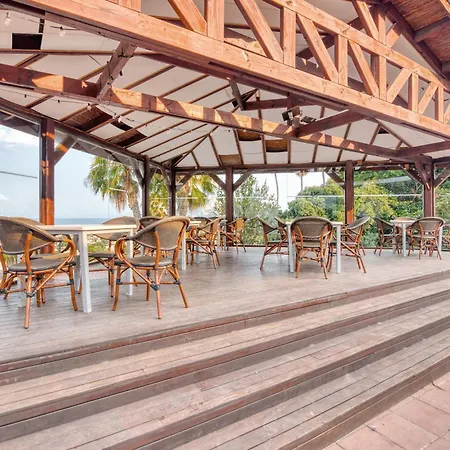 Clementina Imperial Park アパート カルプ